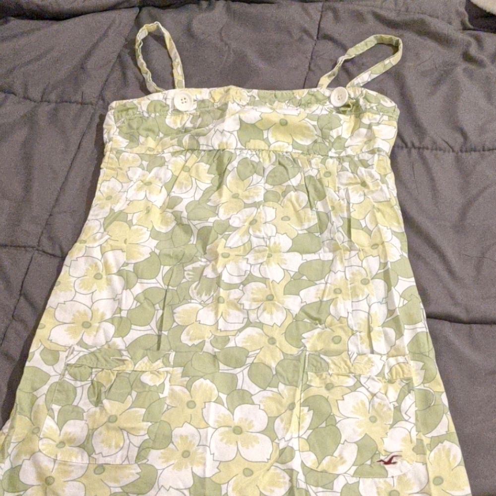 Super cute, mini dress.